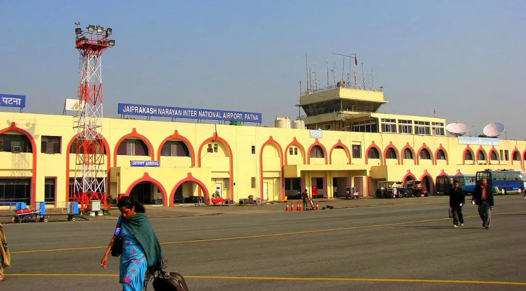 Reach Patna city via airway